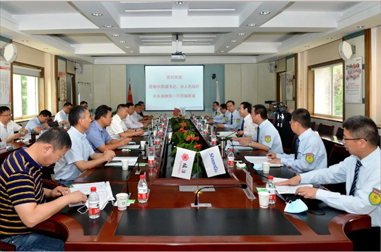 楚雄市委副书记、市长杨俐昆一行来JDB电子调查调研